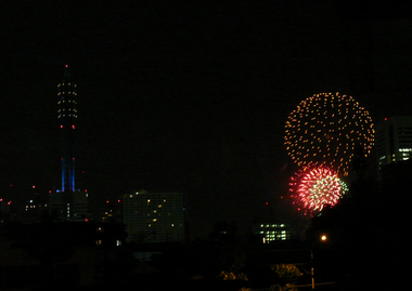 横浜開港祭の花火